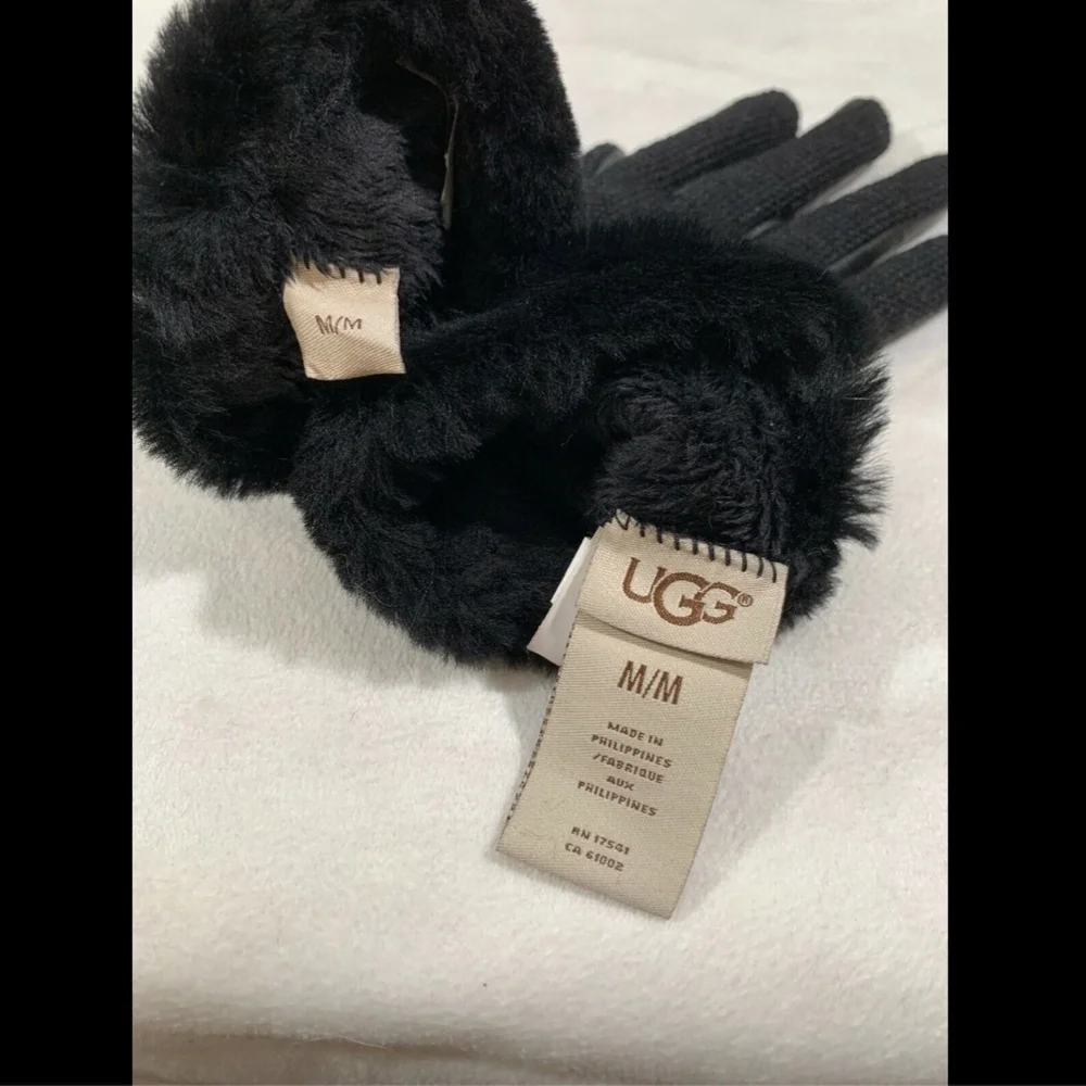 NEW $75 UGG Shorty Smart Fabric Faux‎ Fur Sheepskin Shearling Gloves Medium